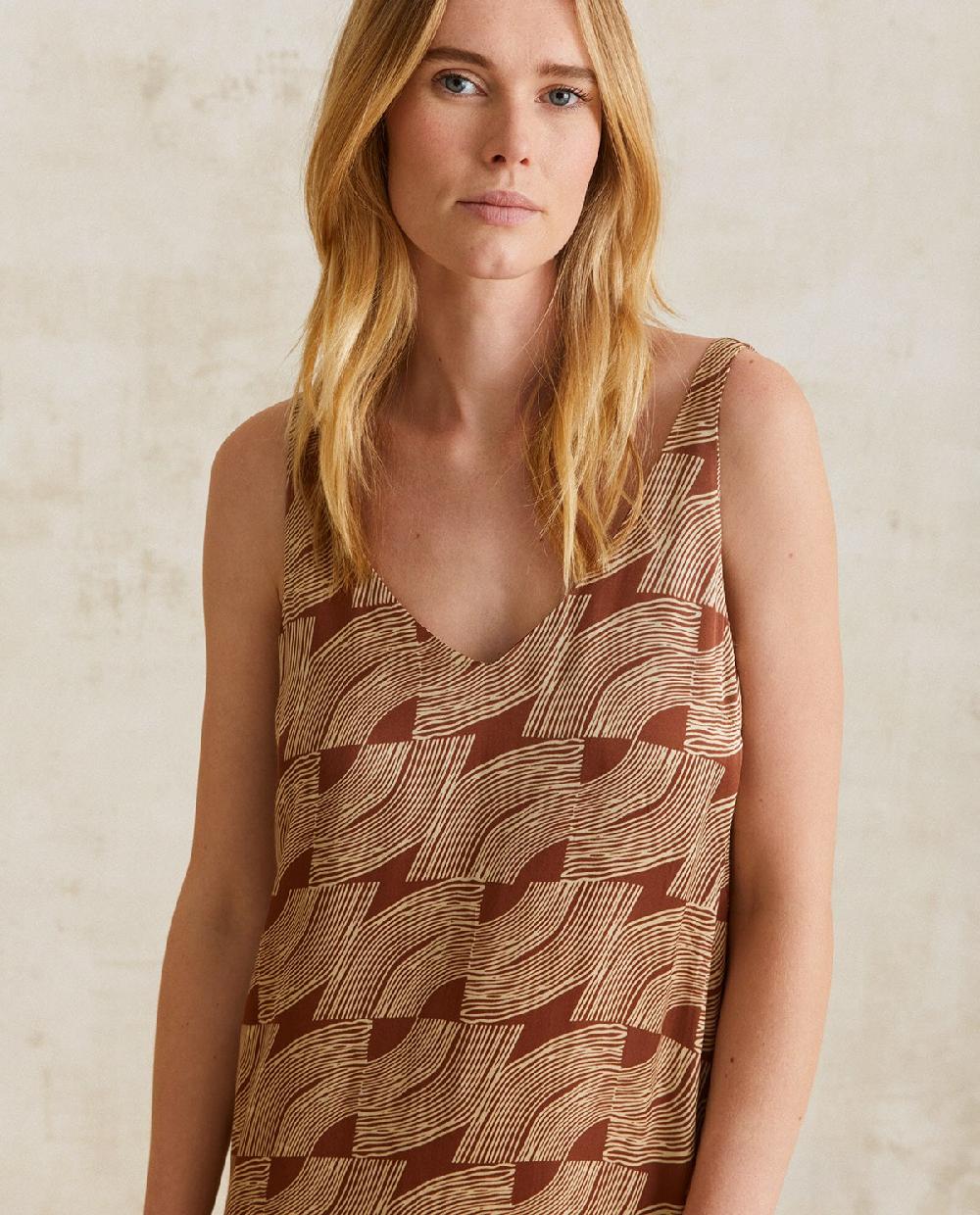 yerse Vestido satén tirantes chocolate Limitado a 3 días