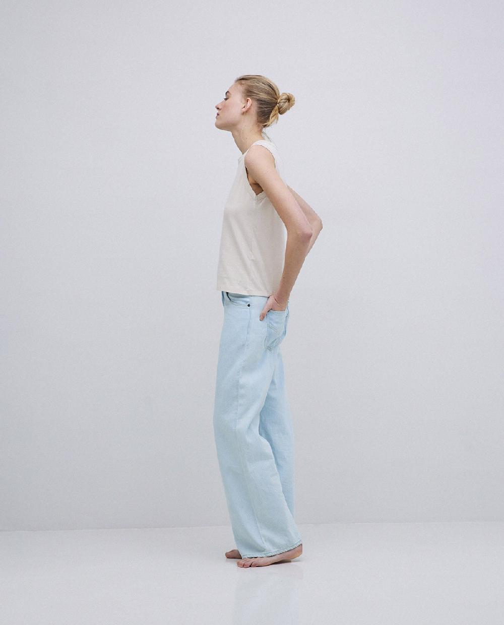 yerse Top básico escote redondo beige En oferta