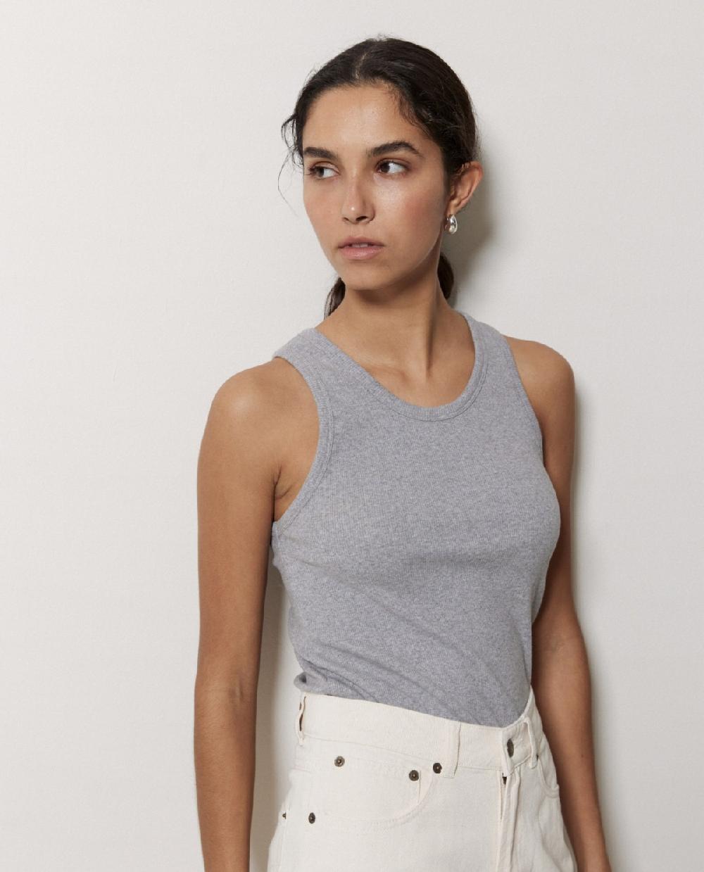 yerse Top canalé 100% algodón orgánico gris claro Última moda