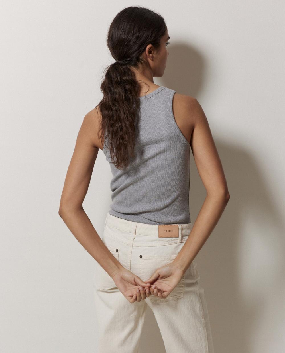 yerse Top canalé 100% algodón orgánico gris claro Última moda