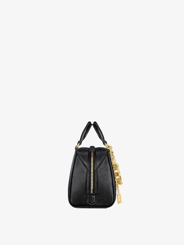 Givenchy Nano Antigona Cube bag in leather with charm Solo hoy