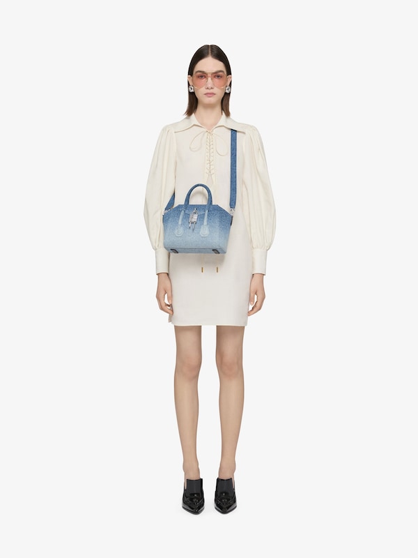 Givenchy Mini Antigona Lock bag in gradient denim Ofertas especiales