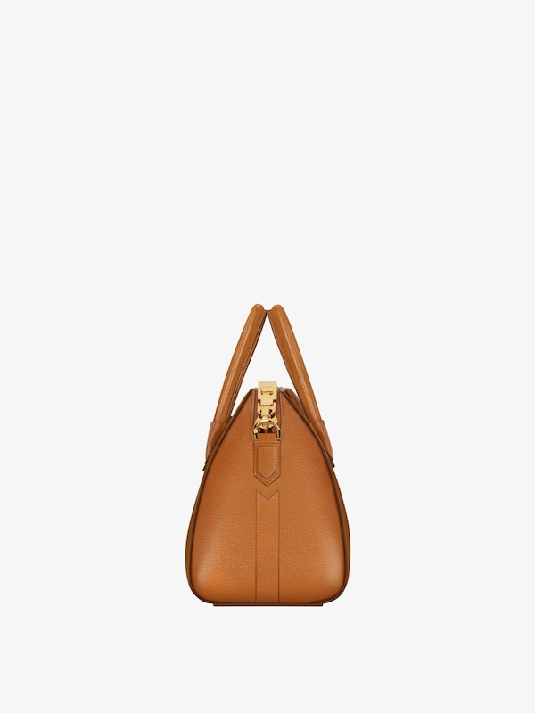 Givenchy Mini Antigona bag in leather Descuento