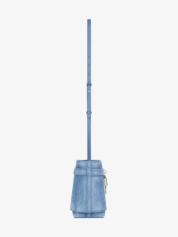 Givenchy Shark Lock bucket bag in washed denim Rebajas de fin de temporada