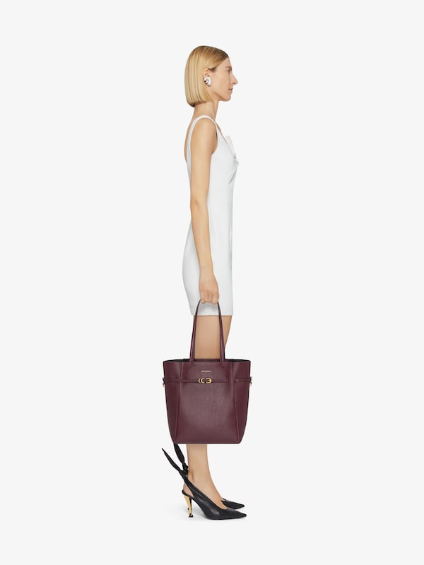 Givenchy Small Voyou tote bag in leather Envío gratis