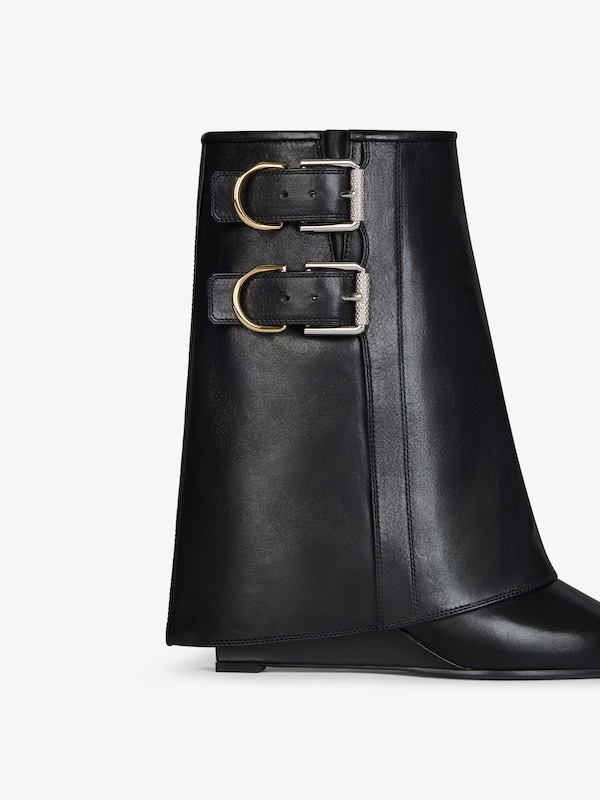 Givenchy Shark Lock Buckles ankle boots in leather Precio ultrabajo