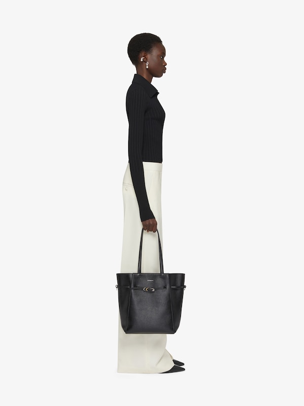 Givenchy Flare tailored pants in wool and mohair Últimos 3 días