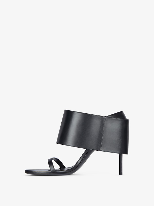 Givenchy Shark Lock Heart heeled sandals in leather Tienda de fábrica