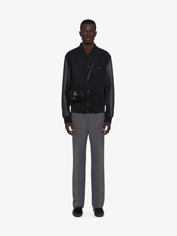Givenchy Voyou Neck Crossbody bag in shiny leather Liquidación