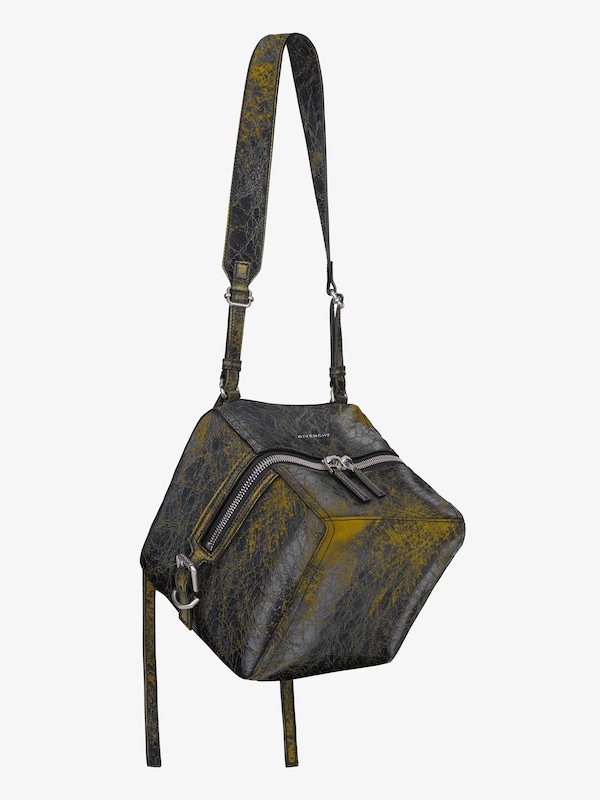 Givenchy Small Pandora bag in crackled leather Envío internacional gratuito