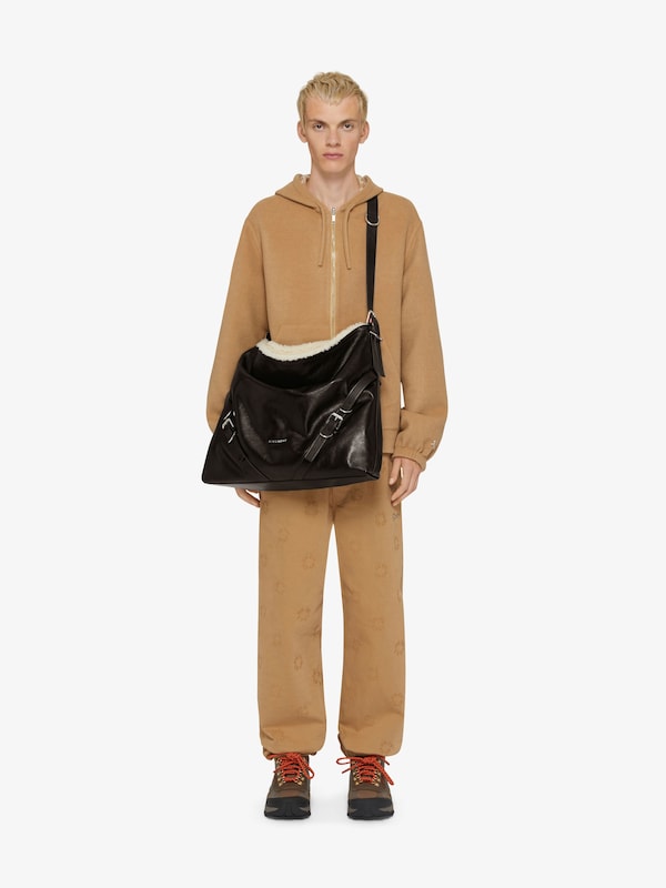 Givenchy Large Voyou bag in shearling Tienda de fábrica