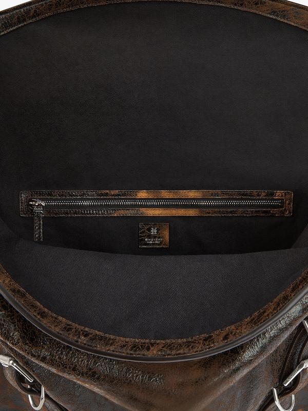Givenchy Large Voyou bag in crackled leather Ahorra y exporta