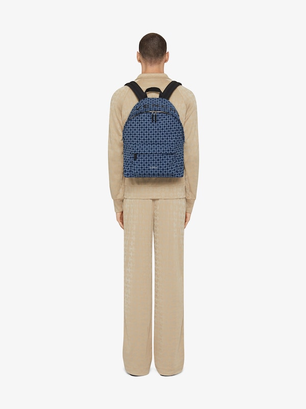 Givenchy Essential U backpack in monogram 72 denim En línea