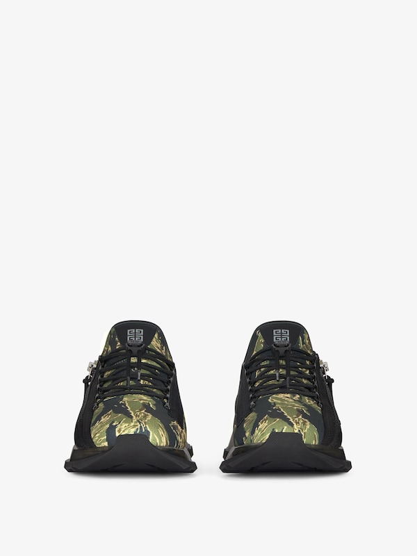 Givenchy Spectre sneakers in camo print Libre de impuestos