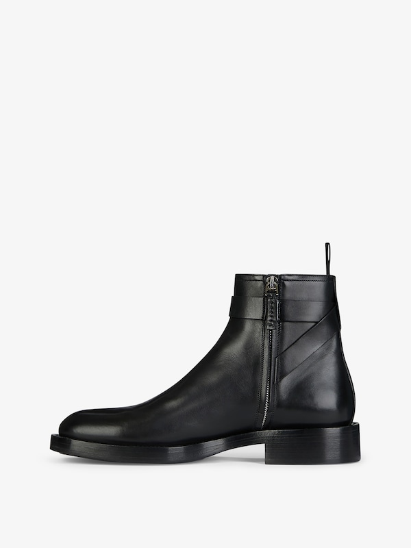 Givenchy Lock ankle boots in leather Rebajas