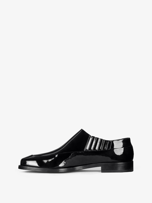 Givenchy Squared derbies in patent leather Liquidación