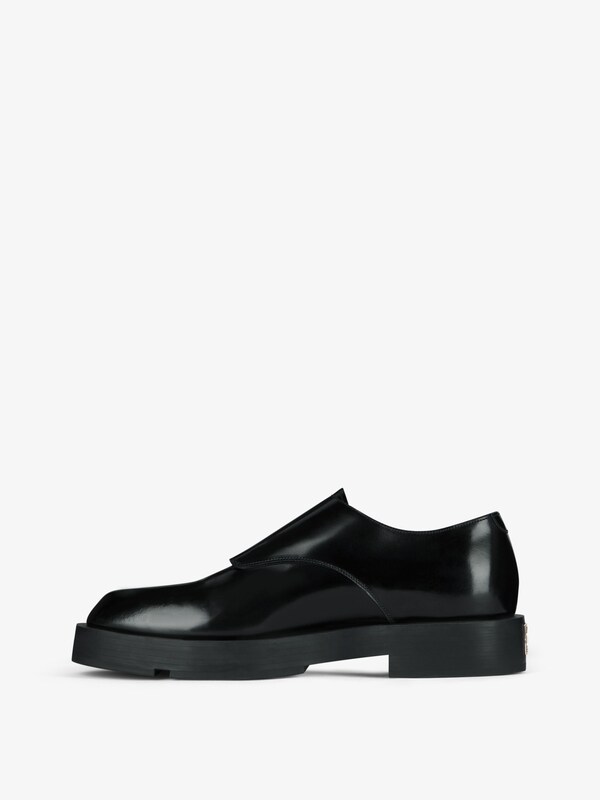 Givenchy Squared derbies in leather with 4G buckle Mejor oferta
