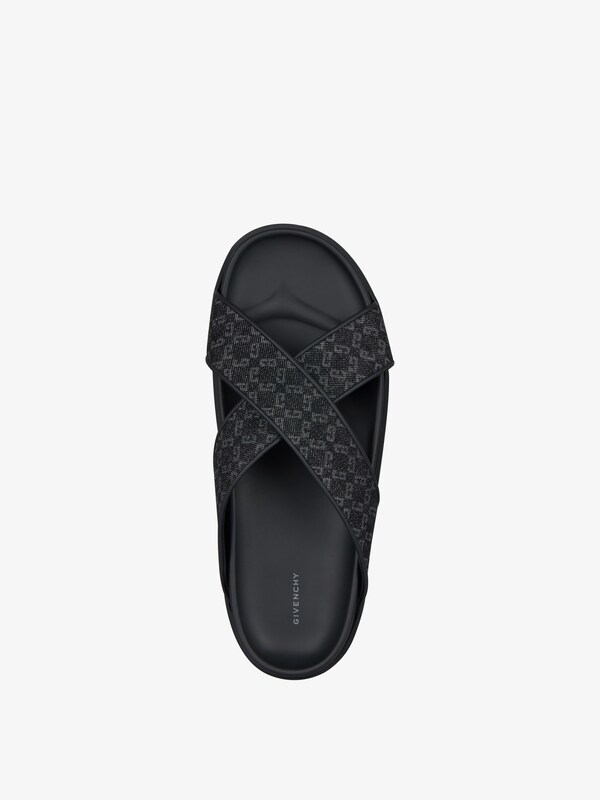 Givenchy G Plage flat mules in monogram 72 denim Envío gratis