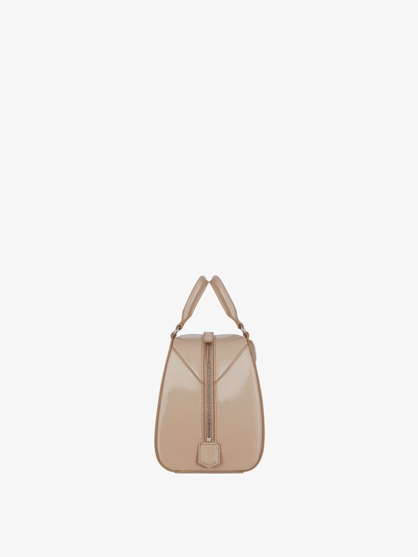 Givenchy Nano Antigona Cube bag in pearly leather Rebajas online
