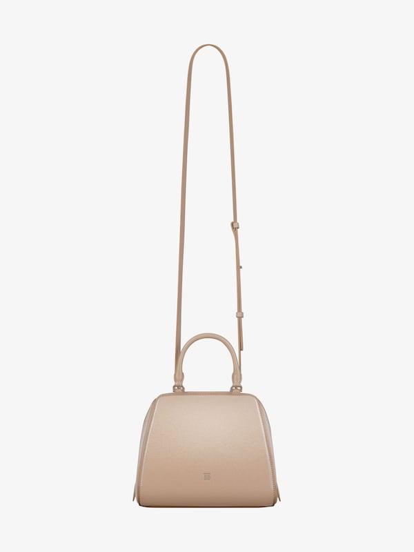 Givenchy Mini Antigona Cube bag in pearly leather Envío gratis