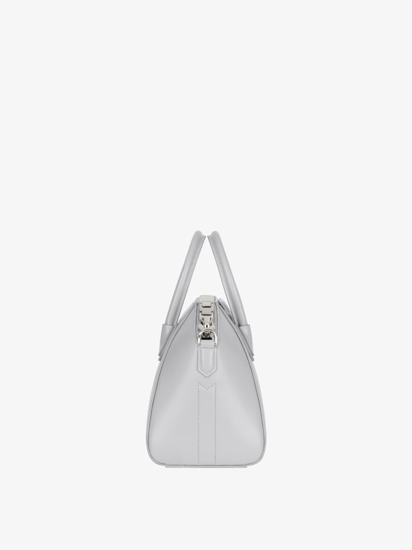 Givenchy Mini Antigona bag in Box leather Ahorra y exporta