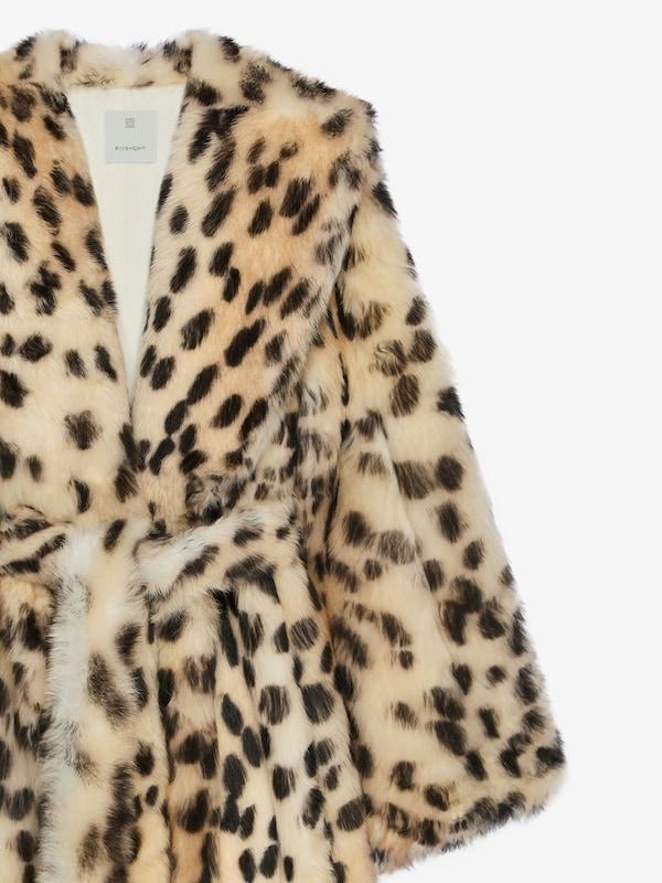 Givenchy Oversized coat in fur with leopard print COMPRAR AHORA