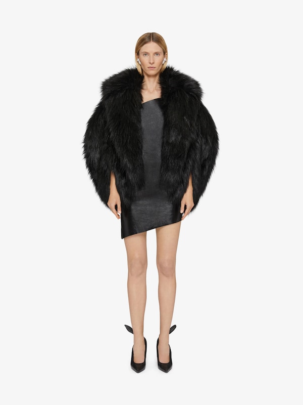Givenchy Oversized cape in faux fur Superdescuento