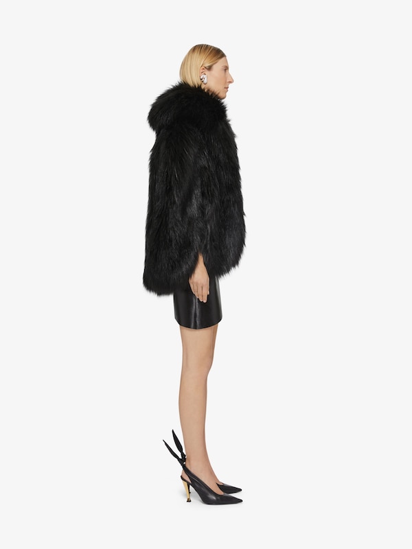 Givenchy Oversized cape in faux fur Superdescuento