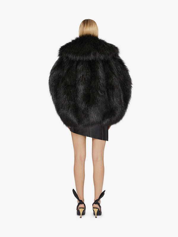 Givenchy Oversized cape in faux fur Superdescuento