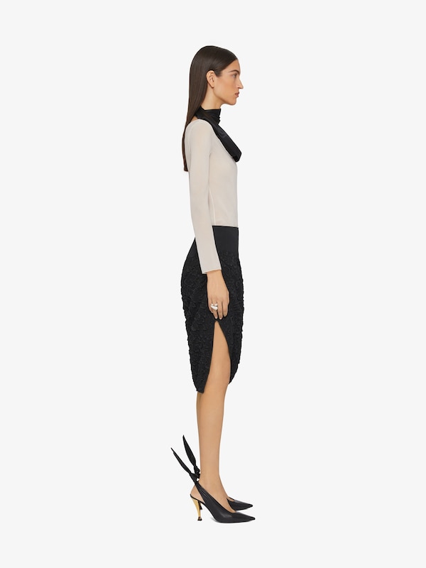 Givenchy Blouse in silk georgette with swallow collar En oferta