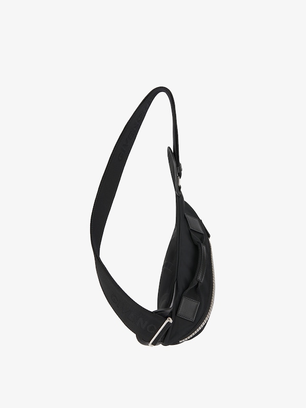 Givenchy Small G-Zip Triangle bag in nylon Promoción trimestral
