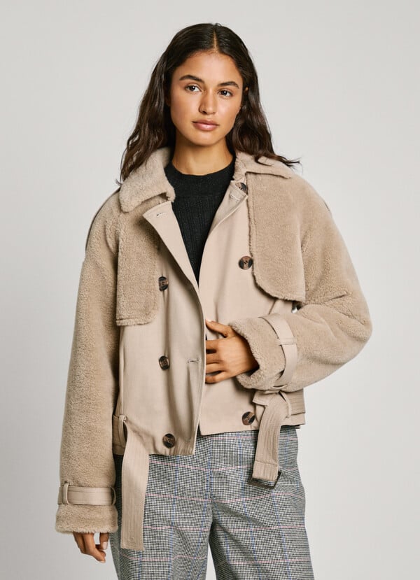 Pepe Jeans gabardina corta detalles borreguito Rebajas online