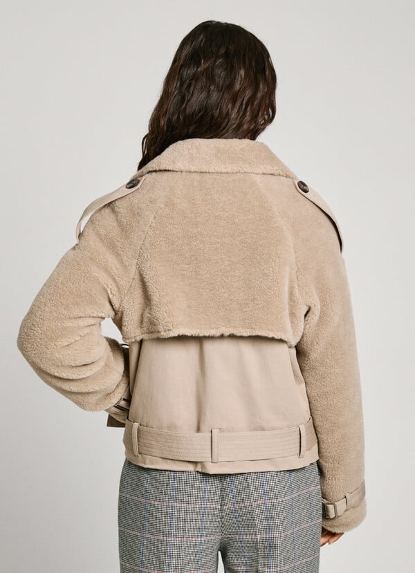 Pepe Jeans gabardina corta detalles borreguito Rebajas online
