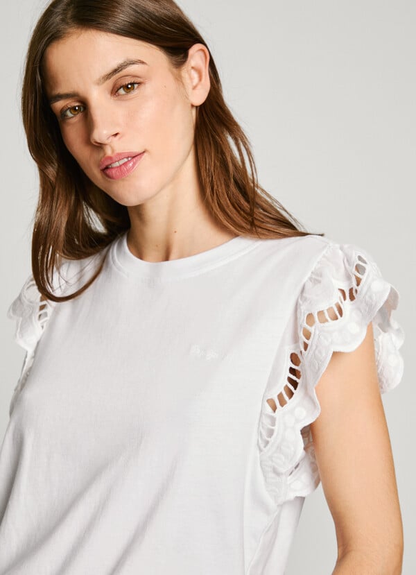 Pepe Jeans camiseta con mangas bordadas