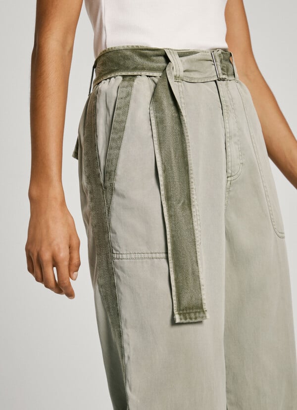 Pepe Jeans pantalón sarga con bolsillos parche Grandes ahorros