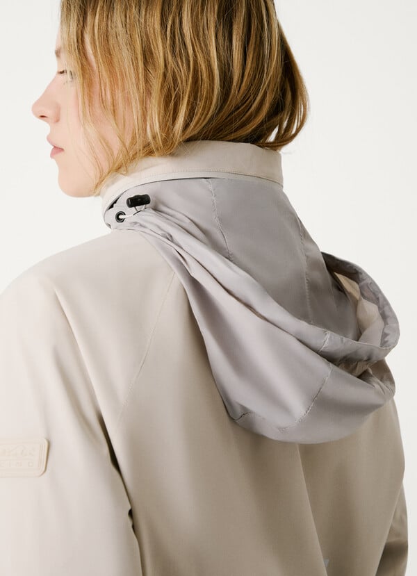 Pepe Jeans chaqueta con capucha plegable Descuento