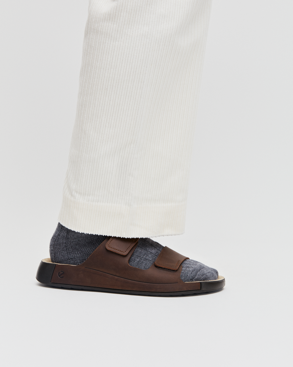 Ecco Sandalias con dos tiras de nobuk ECCO® Cozmo para hombre Tienda